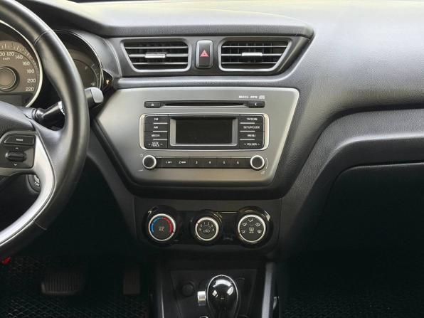 Kia Rio III Рестайлинг с пробегом 2015 года, цена 999 000 рублей, 174244 км, седан, Автокод Объявления