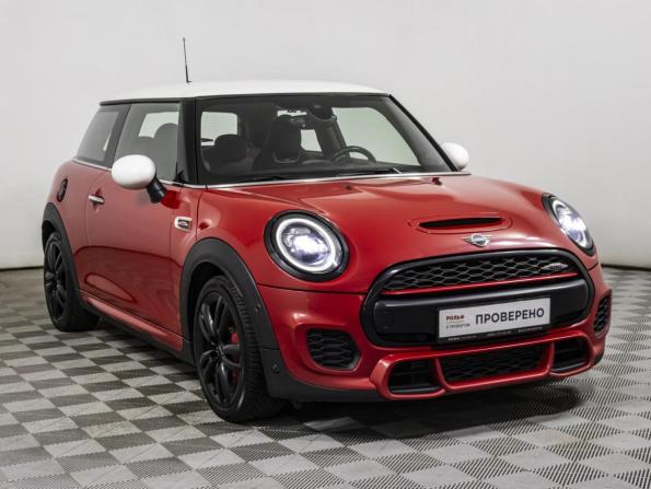 Mini Hatch III (F55/F56) Рестайлинг с пробегом 2019 года, цена 2 549 000 рублей, 111352 км, хэтчбек, Автокод Объявления