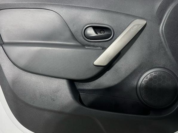 Renault Logan II Рестайлинг с пробегом 2020 года, цена 970 000 рублей, 176426 км, седан, Автокод Объявления