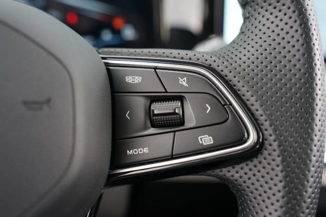 Geely Coolray I Рестайлинг с пробегом 2023 года, цена 2 290 000 рублей, 17000 км, внедорожник, Автокод Объявления