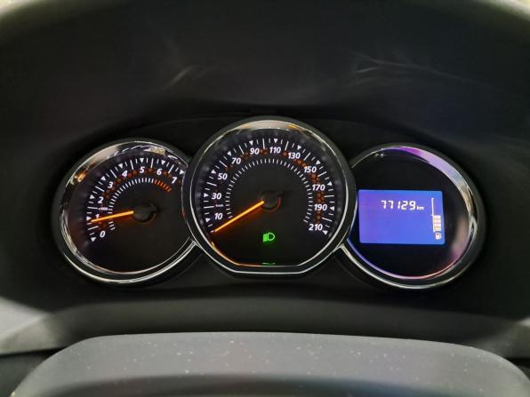 Renault Sandero II с пробегом 2015 года, цена 920 000 рублей, 77127 км, хэтчбек, Автокод Объявления