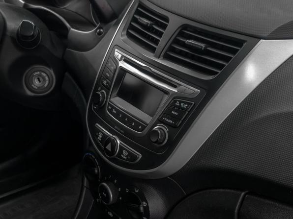 Hyundai Solaris I Рестайлинг с пробегом 2015 года, цена 879 900 рублей, 225307 км, седан, Автокод Объявления