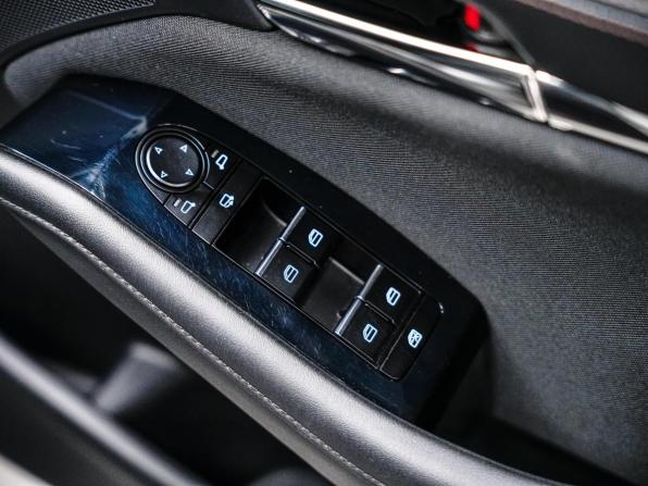 Mazda 3 IV (BP) с пробегом 2019 года, цена 1 710 000 рублей, 57889 км, хэтчбек, Автокод Объявления