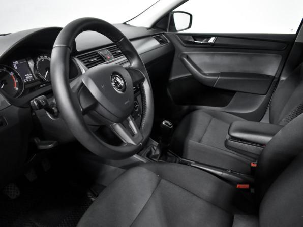 Skoda Rapid I Рестайлинг с пробегом 2018 года, цена 1 230 000 рублей, 88227 км, лифтбек, Автокод Объявления