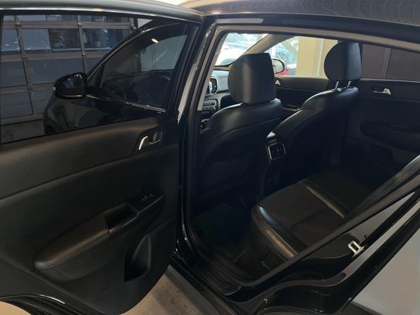 Kia Sportage IV с пробегом 2018 года, цена 2 392 000 рублей, 100805 км, внедорожник, Автокод Объявления
