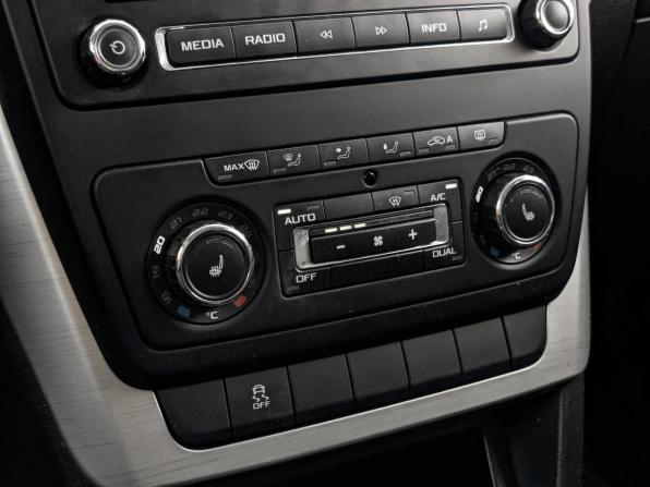 Skoda Yeti I Рестайлинг с пробегом 2015 года, цена 1 375 000 рублей, 112874 км, внедорожник, Автокод Объявления