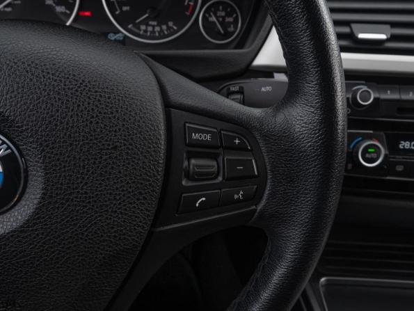 BMW 3 серии VI (F3x) Рестайлинг с пробегом 2018 года, цена 1 989 000 рублей, 127210 км, седан, Автокод Объявления