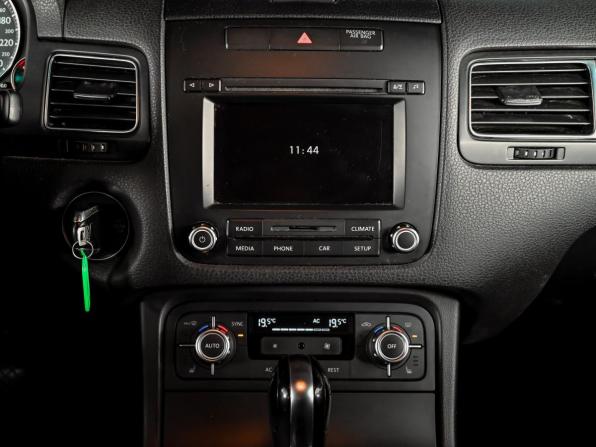 Volkswagen Touareg II с пробегом 2011 года, цена 1 620 000 рублей, 264190 км, внедорожник, Автокод Объявления