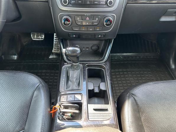 Kia Sorento II Рестайлинг с пробегом 2013 года, цена 1 700 000 рублей, 223309 км, внедорожник, Автокод Объявления
