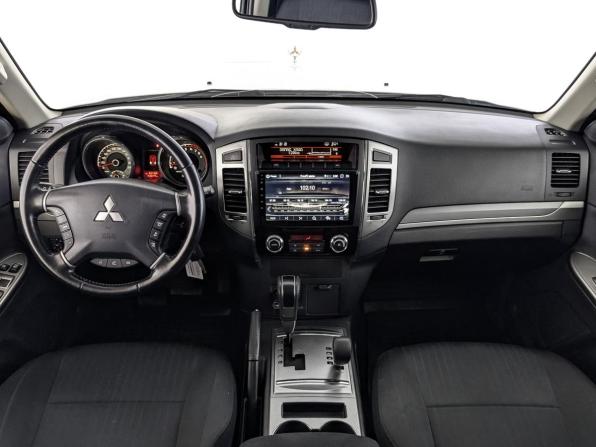 Mitsubishi Pajero IV Рестайлинг 2 с пробегом 2021 года, цена 3 900 000 рублей, 80073 км, внедорожник, Автокод Объявления