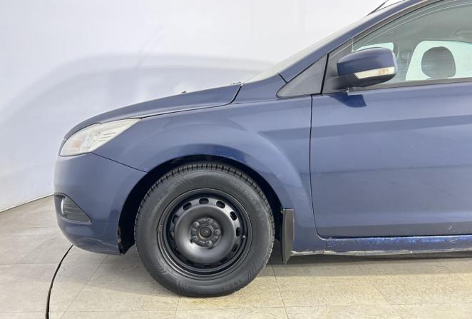 Ford Focus II Рестайлинг с пробегом 2010 года, цена 300 000 рублей, 289174 км, седан, Автокод Объявления