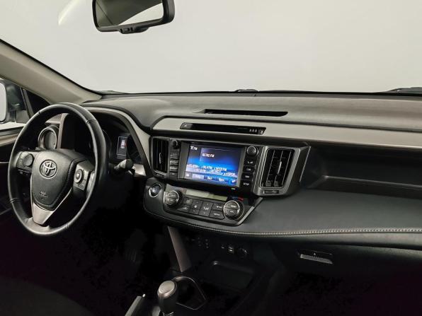 Toyota RAV4 IV (XA40) Рестайлинг с пробегом 2018 года, цена 2 250 000 рублей, 106001 км, внедорожник, Автокод Объявления