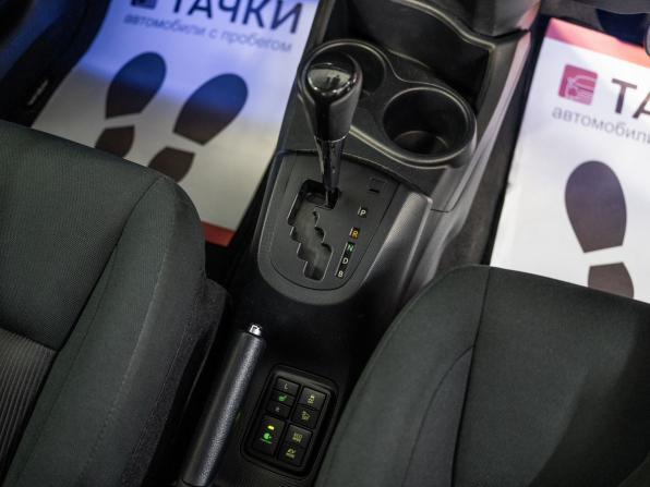 Toyota Aqua I Рестайлинг с пробегом 2017 года, цена 1 070 500 рублей, 131737 км, хэтчбек, Автокод Объявления
