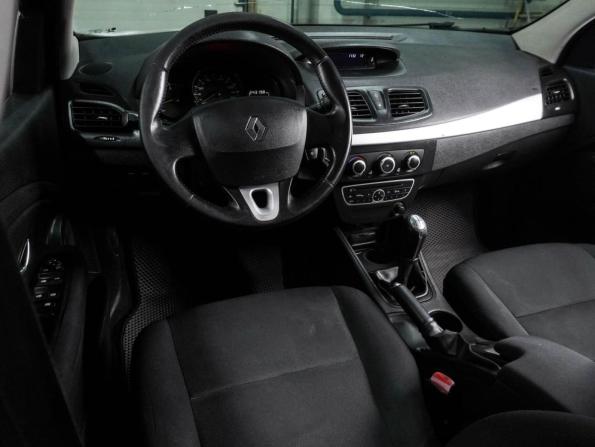 Renault Megane III Рестайлинг с пробегом 2012 года, цена 649 000 рублей, 243197 км, хэтчбек, Автокод Объявления