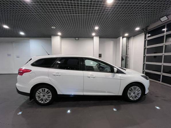 Ford Focus III Рестайлинг с пробегом 2016 года, цена 935 000 рублей, 179731 км, универсал, Автокод Объявления