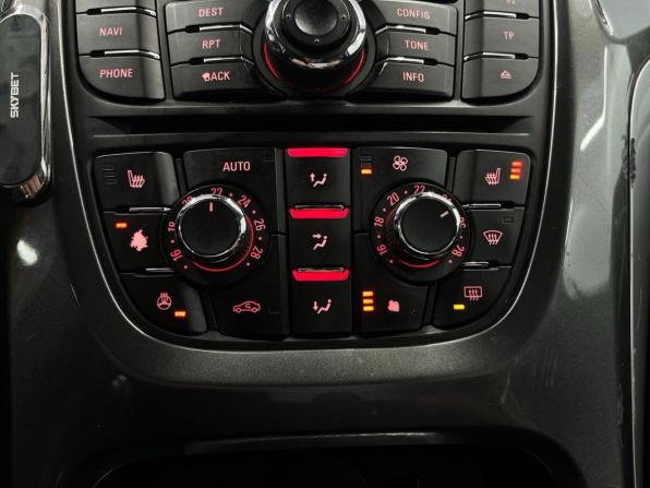 Opel Astra J Рестайлинг с пробегом 2013 года, цена 599 900 рублей, 366228 км, универсал, Автокод Объявления