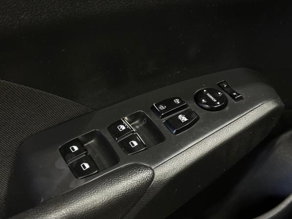 Hyundai Solaris II с пробегом 2017 года, цена 1 140 000 рублей, 167171 км, седан, Автокод Объявления