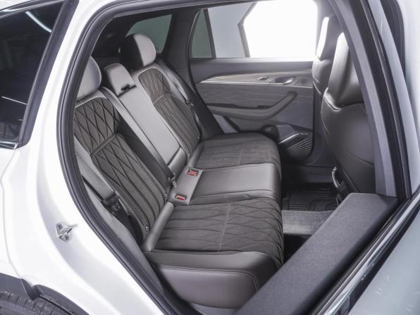 Geely Monjaro I Рестайлинг 2 с пробегом 2026 года, цена 4 365 000 рублей, 94 км, внедорожник, Автокод Объявления