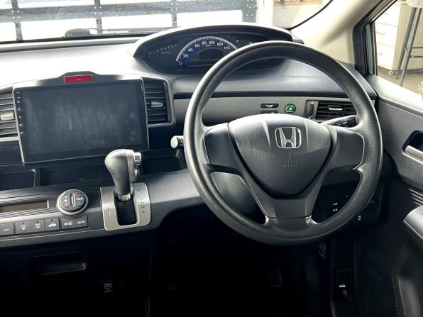 Honda Freed I Рестайлинг с пробегом 2012 года, цена 1 150 000 рублей, 145000 км, компактвэн, Автокод Объявления
