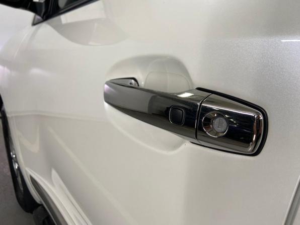 Toyota Land Cruiser 200 Series Рестайлинг 1 с пробегом 2012 года, цена 3 750 000 рублей, 201723 км, внедорожник, Автокод Объявления