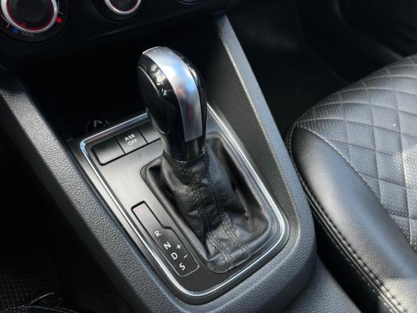 Volkswagen Jetta VI Рестайлинг с пробегом 2015 года, цена 1 100 000 рублей, 280726 км, седан, Автокод Объявления