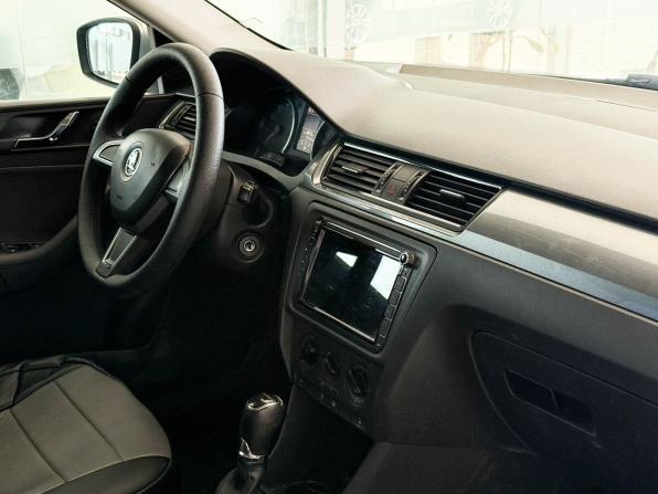 Skoda Rapid I с пробегом 2015 года, цена 947 000 рублей, 179153 км, лифтбек, Автокод Объявления