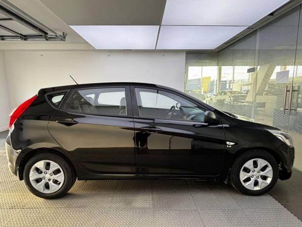 Hyundai Solaris I Рестайлинг с пробегом 2015 года, цена 960 000 рублей, 171714 км, хэтчбек, Автокод Объявления