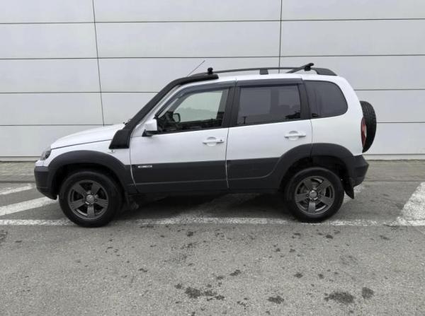 Chevrolet Niva I Рестайлинг с пробегом 2018 года, цена 799 000 рублей, 134247 км, внедорожник, Автокод Объявления