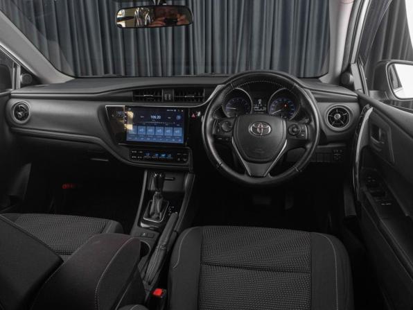 Toyota Auris II Рестайлинг с пробегом 2016 года, цена 1 499 000 рублей, 67117 км, хэтчбек, Автокод Объявления