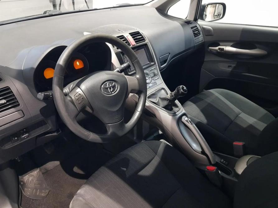 Toyota Auris I Москва  - изображение 11