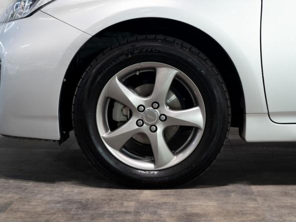 Toyota Prius III Рестайлинг (XW30) с пробегом 2015 года, цена 1 330 000 рублей, 157600 км, лифтбек, Автокод Объявления