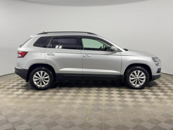 Skoda Karoq I с пробегом 2021 года, цена 2 152 900 рублей, 75633 км, внедорожник, Автокод Объявления