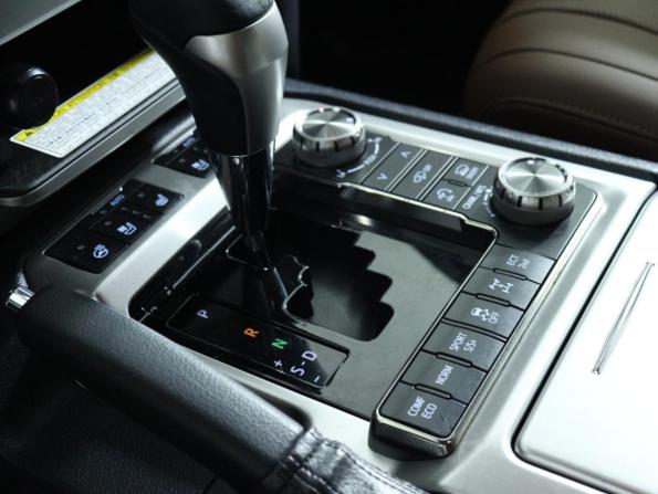 Toyota Land Cruiser 200 Series Рестайлинг 2 с пробегом 2019 года, цена 9 900 000 рублей, 48474 км, внедорожник, Автокод Объявления