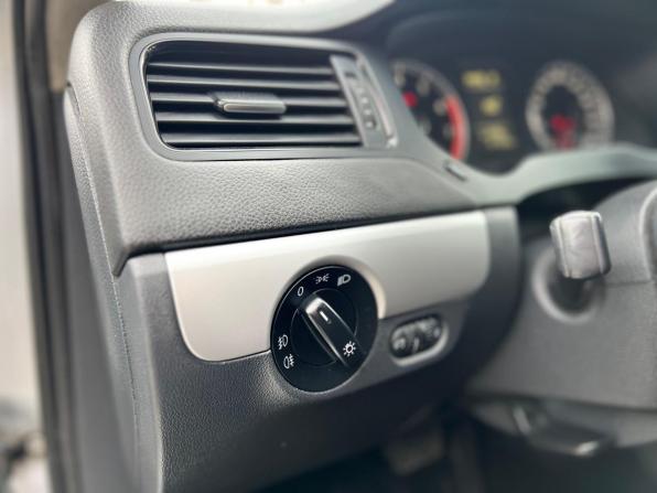 Volkswagen Jetta VI с пробегом 2012 года, цена 960 000 рублей, 217000 км, седан, Автокод Объявления