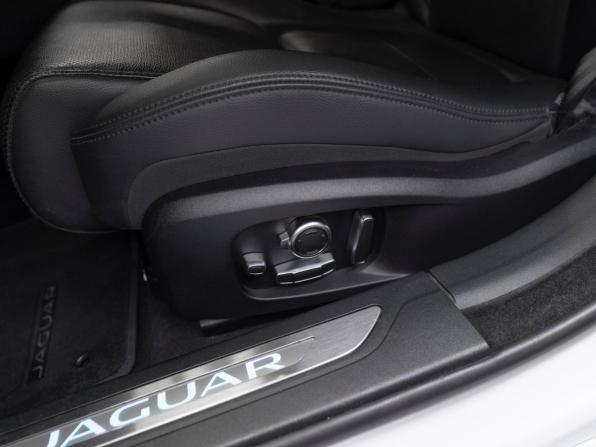 Jaguar XF II Рестайлинг с пробегом 2021 года, цена 4 500 000 рублей, 38223 км, седан, Автокод Объявления