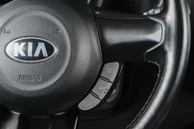 Kia Soul II Рестайлинг с пробегом 2017 года, цена 899 000 рублей, 340000 км, хэтчбек, Автокод Объявления