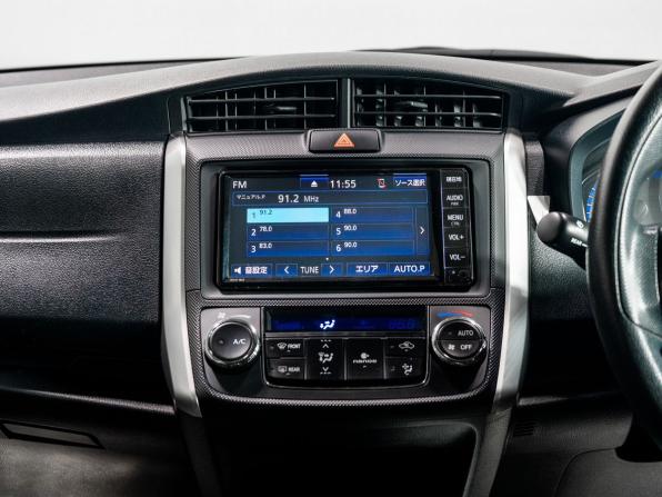 Toyota Corolla XI (E160 E170) Рестайлинг 2 с пробегом 2019 года, цена 1 480 000 рублей, 87609 км, универсал, Автокод Объявления