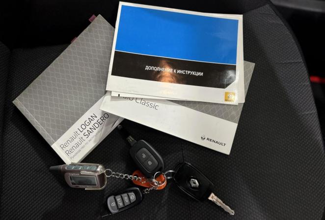 Renault Logan II с пробегом 2017 года, цена 735 000 рублей, 102531 км, седан, Автокод Объявления