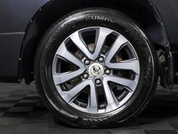 Toyota Land Cruiser 200 Series Рестайлинг 2 с пробегом 2018 года, цена 5 655 000 рублей, 334538 км, внедорожник, Автокод Объявления