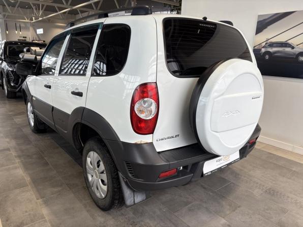 Chevrolet Niva I Рестайлинг с пробегом 2015 года, цена 638 000 рублей, 145750 км, внедорожник, Автокод Объявления