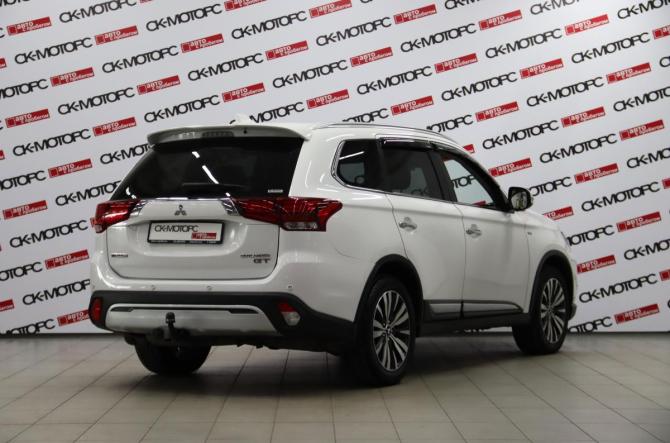 Mitsubishi Outlander III Рестайлинг 3 с пробегом 2019 года, цена 2 795 950 рублей, 116757 км, внедорожник, Автокод Объявления