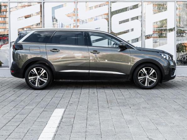 Peugeot 5008 II с пробегом 2018 года, цена 1 837 500 рублей, 139650 км, внедорожник, Автокод Объявления