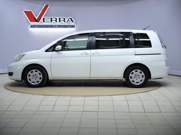 Toyota ISis I Рестайлинг с пробегом 2013 года, цена 1 310 000 рублей, 93299 км, компактвэн, Автокод Объявления