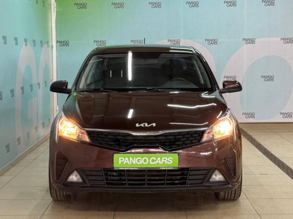 Kia Rio IV Рестайлинг с пробегом 2021 года, цена 1 602 000 рублей, 131541 км, седан, Автокод Объявления