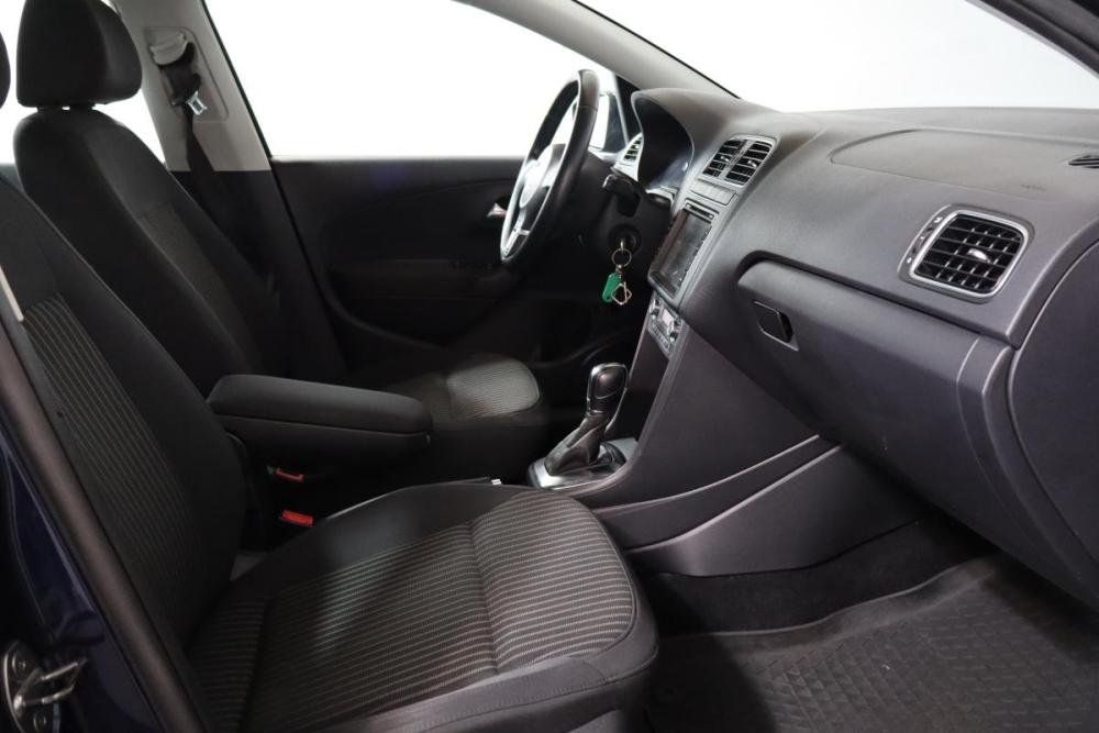 Volkswagen Polo V Санкт-Петербург  - изображение 11