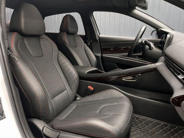 Hyundai Elantra VII (CN7) с пробегом 2022 года, цена 1 742 000 рублей, 32000 км, седан, Автокод Объявления