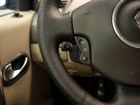 Renault Scenic II Рестайлинг с пробегом 2006 года, цена 465 000 рублей, 240784 км, компактвэн, Автокод Объявления