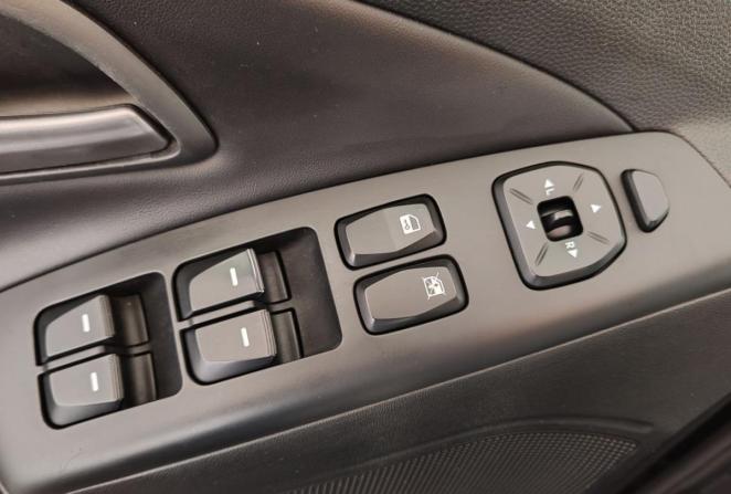 Hyundai ix35 I Рестайлинг с пробегом 2014 года, цена 1 400 000 рублей, 210391 км, внедорожник, Автокод Объявления