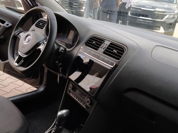 Volkswagen Polo V Рестайлинг с пробегом 2017 года, цена 1 050 000 рублей, 147000 км, седан, Автокод Объявления