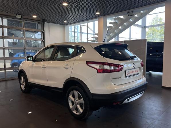 Nissan Qashqai II с пробегом 2016 года, цена 2 045 000 рублей, 27673 км, внедорожник, Автокод Объявления